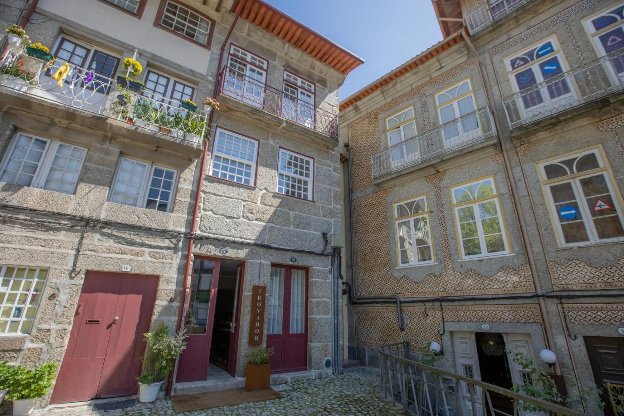 Trovador Guest House Guimarães Buitenkant foto