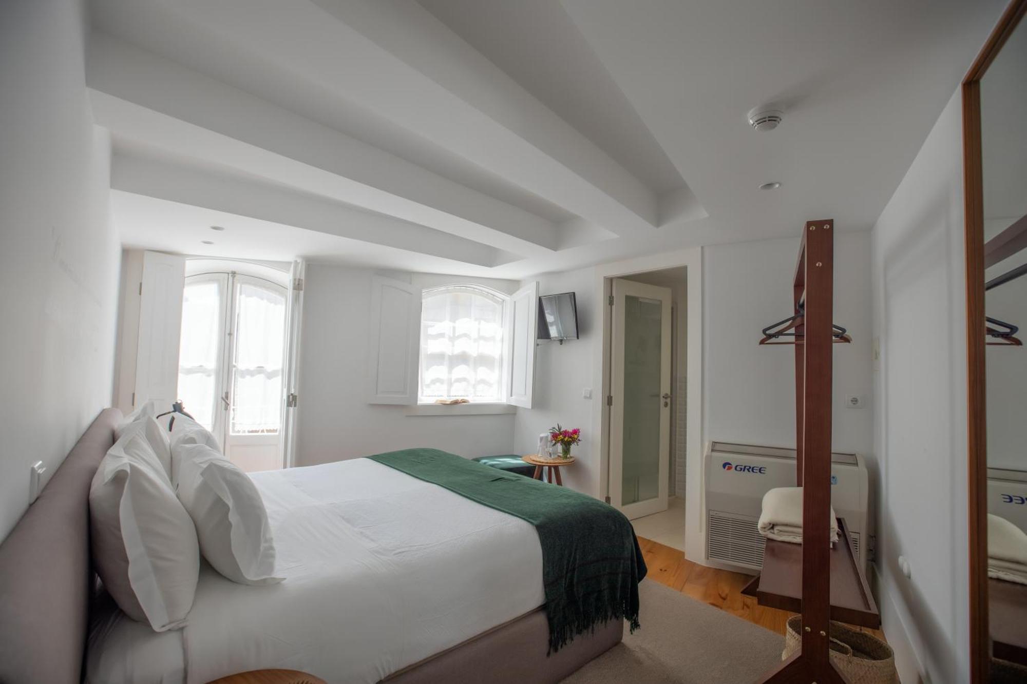 Trovador Guest House Guimarães Buitenkant foto
